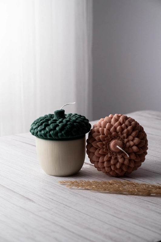 Large Autumn Acorn Candle - Best Brushes