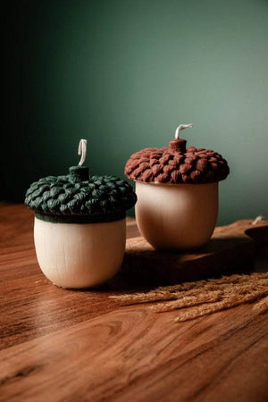Large Autumn Acorn Candle - Best Brushes