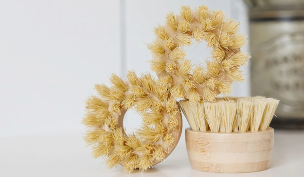 Dish Brushes, Scourers & Sponges