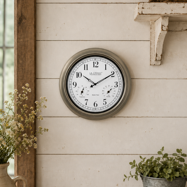 Indoor-Outdoor Atomic Wall Clock